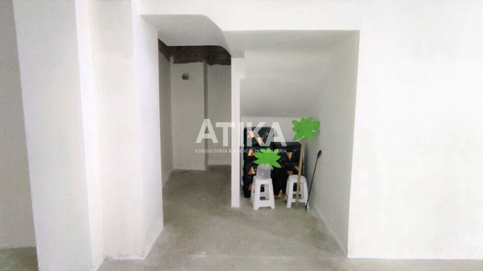 Retail in Ontinyent to rent - Interior Photo - Image 2 of 3