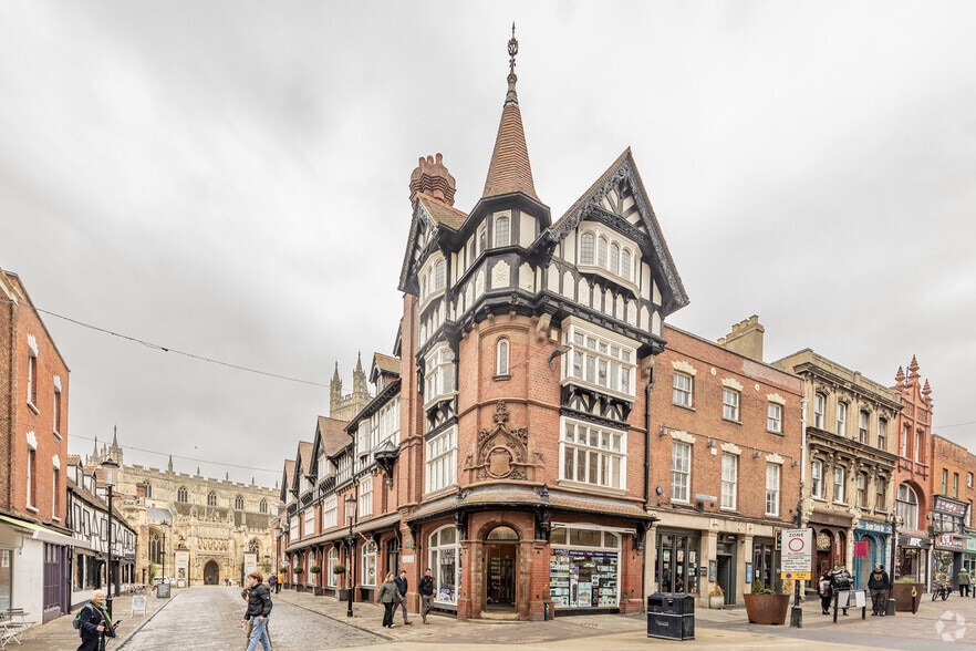 2 College St, Gloucester to rent - Building Photo - Image 3 of 3