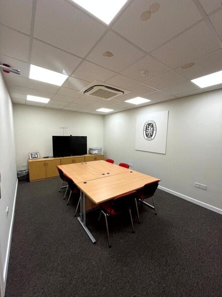 Airfield, Earls Colne to rent - Building Photo - Image 3 of 15