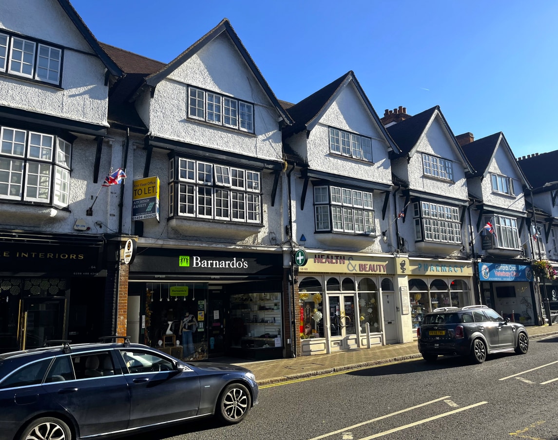 62 Packhorse Rd, Gerrards Cross to rent Building Photo- Image 1 of 3
