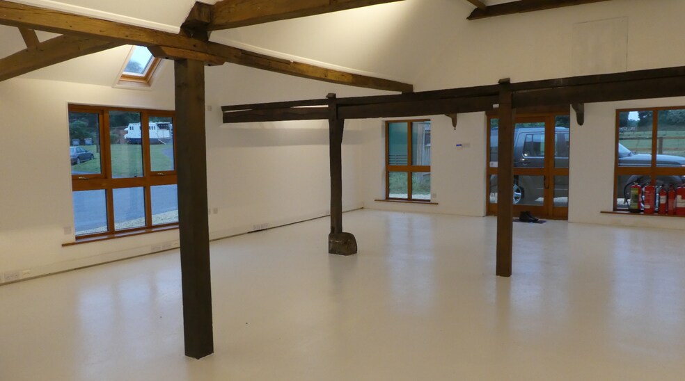 Worthing Rd, West Grinstead to rent - Interior Photo - Image 2 of 5