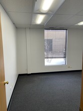 830 E Higgins Rd, Schaumburg, IL for rent Building Photo- Image 1 of 8