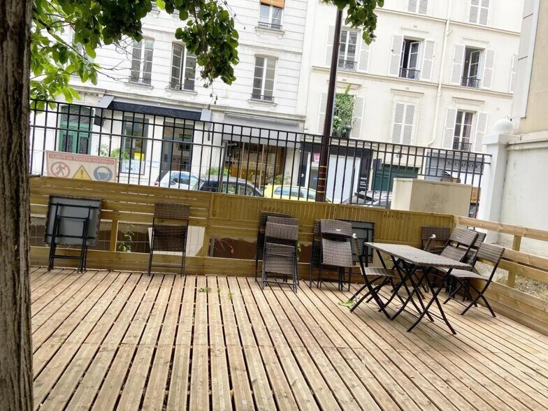 Office in Neuilly-sur-Seine to rent - Building Photo - Image 2 of 9