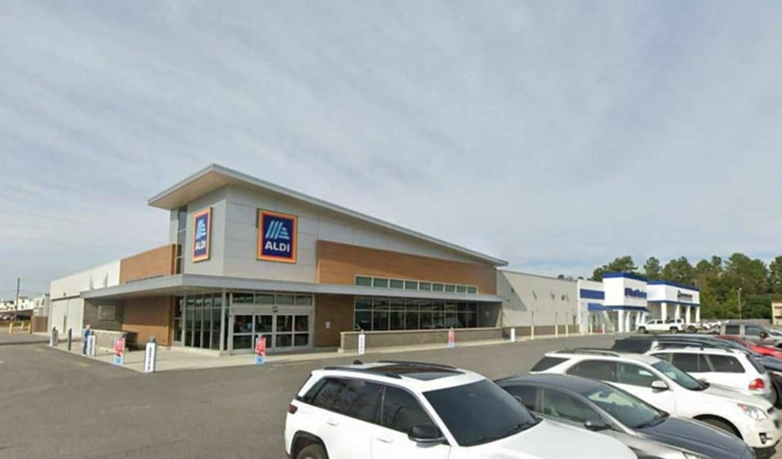 3658 Airport Blvd, Mobile, AL to rent Building Photo- Image 1 of 9