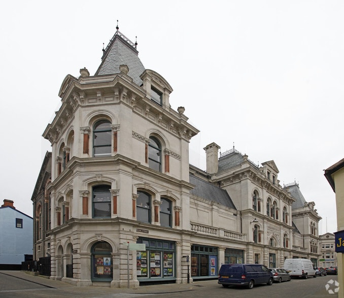 King St, Ipswich to rent - Building Photo - Image 2 of 7