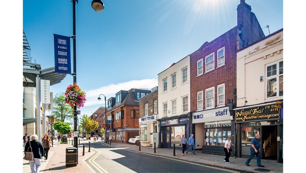 275 High St, Uxbridge to rent - Building Photo - Image 2 of 2