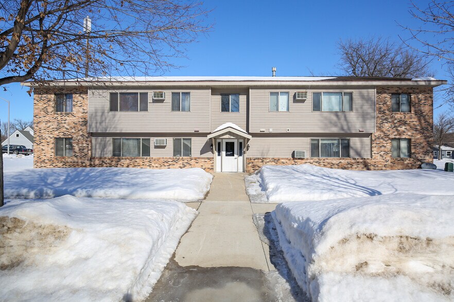 415 E Luverne St, Luverne 56156 415 E Luverne St & 415 E Lincoln St