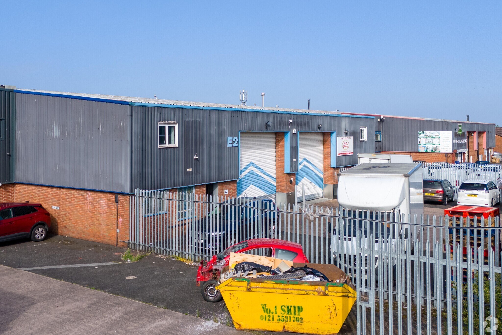 E8 Fens Pool Av, Brierley Hill for sale Primary Photo- Image 1 of 1