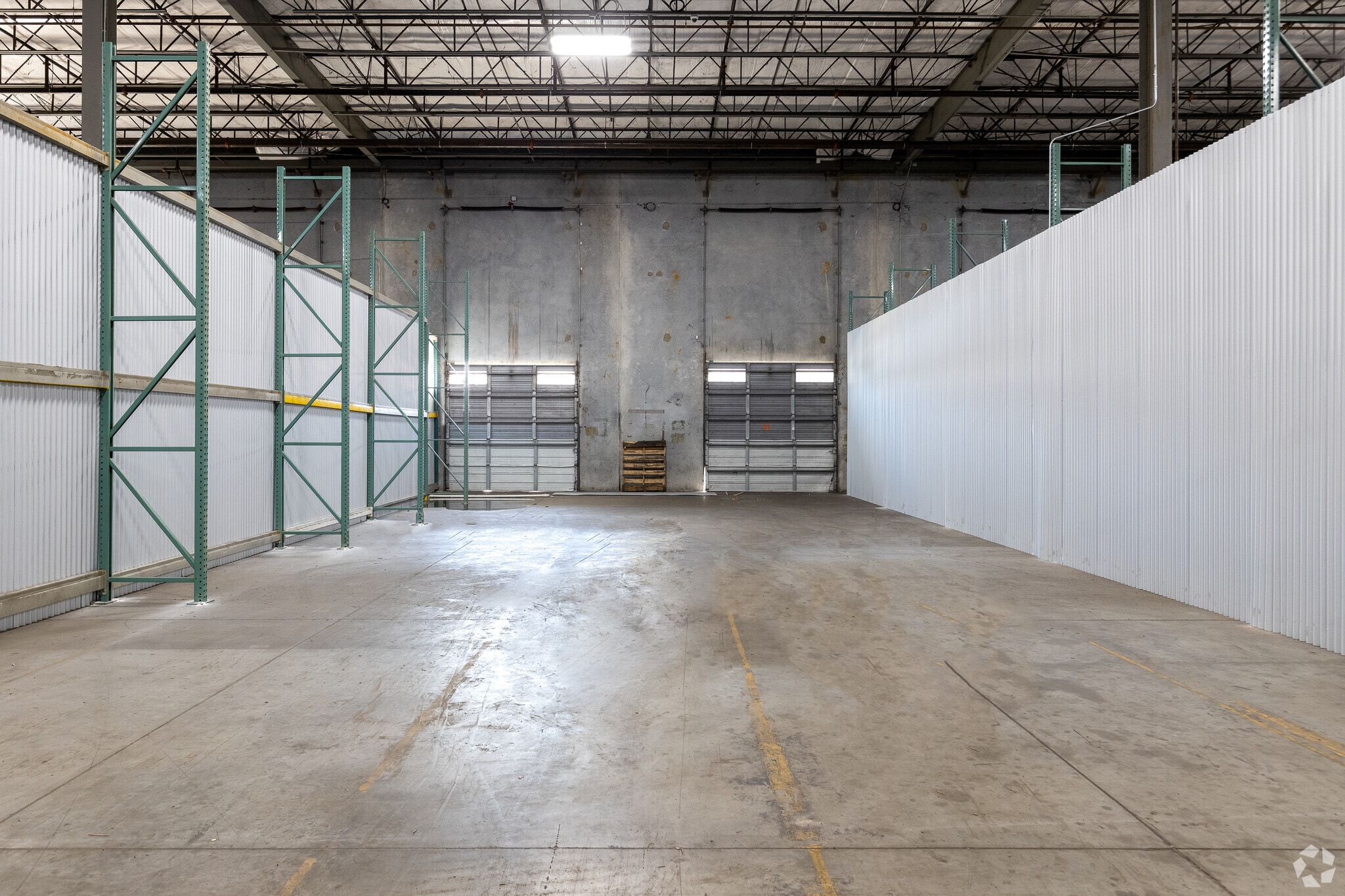 2507 Investors Row, Orlando, FL to rent Primary Photo- Image 1 of 57