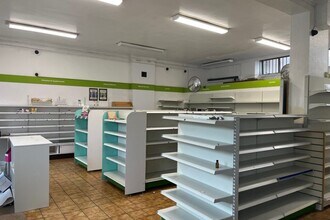 181-182 Cowick St, Exeter to rent Interior Photo- Image 2 of 3