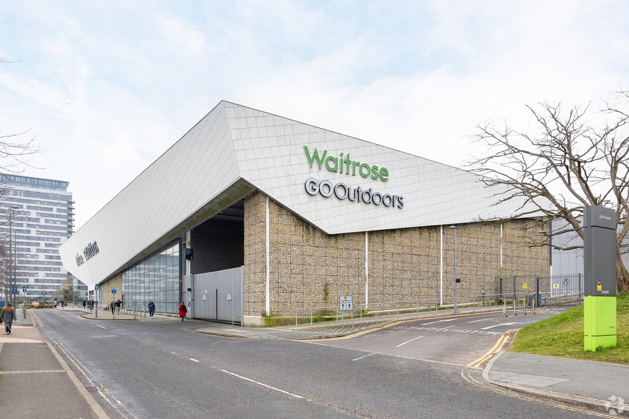 Basing Vw, Basingstoke for sale Primary Photo- Image 1 of 1