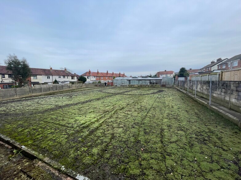 14 Newton Dr E, Blackpool for sale - Primary Photo - Image 1 of 1