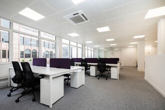 19-21 Great Tower St, London to rent Interior Photo- Image 2 of 9