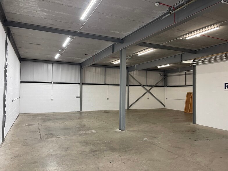 Lower Cape, Warwick to rent - Building Photo - Image 3 of 18