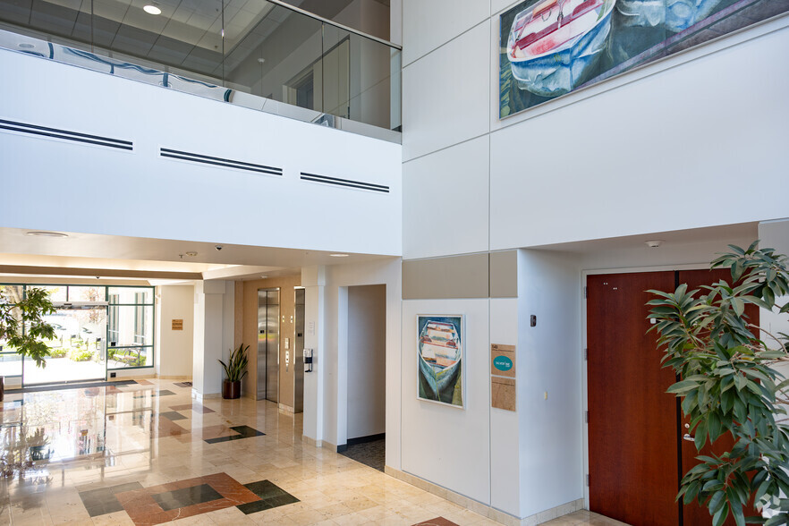 1 Harbor Ctr, Suisun City, CA for rent - Lobby - Image 1 of 7