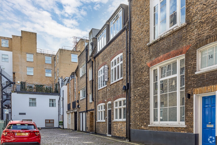 13 David Mews, London to rent - Building Photo - Image 2 of 18