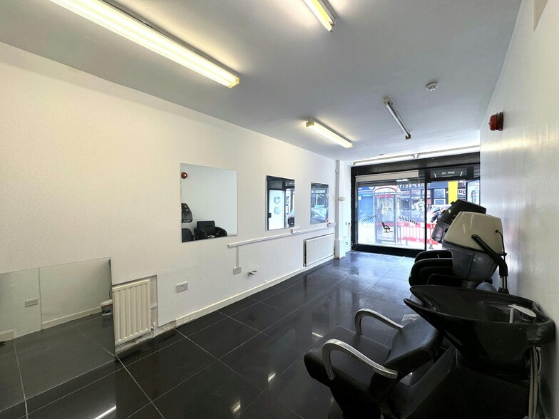 100 Stroud Green Rd, London for rent - Building Photo - Image 1 of 4