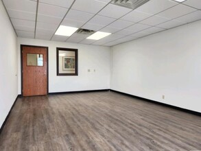 1955 University Ave W, Saint Paul, MN for rent Interior Photo- Image 1 of 3