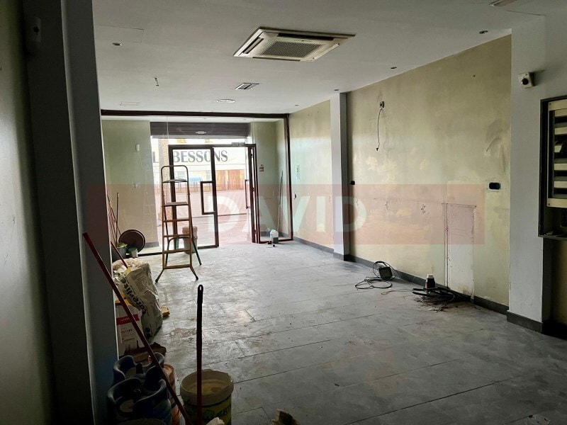 Retail in Vilanova i la Geltrú, Barcelona to rent Interior Photo- Image 1 of 5