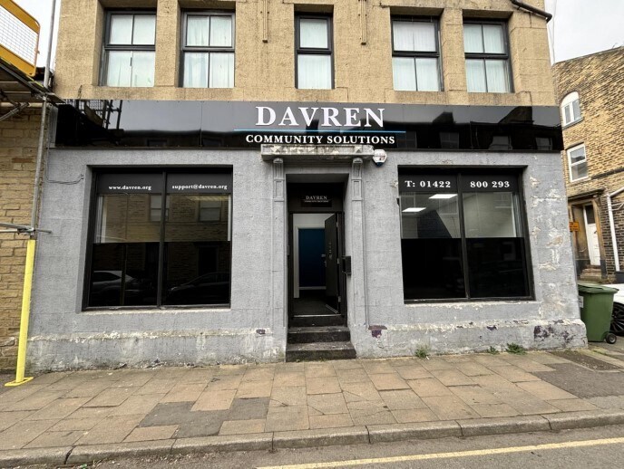 9 Lord St, Halifax for sale - Primary Photo - Image 1 of 1