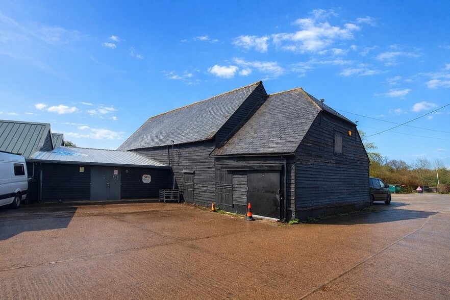 Worthing Rd, West Grinstead to rent - Building Photo - Image 1 of 7