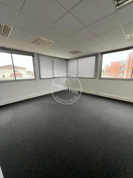 Office in Toulouse to rent - Interior Photo - Image 1 of 5
