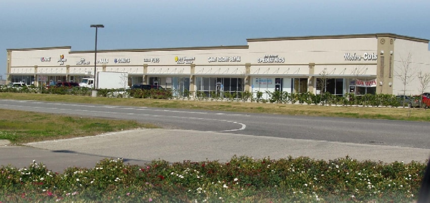 2251 FM 646 Rd W, Dickinson, TX to rent Primary Photo- Image 1 of 9