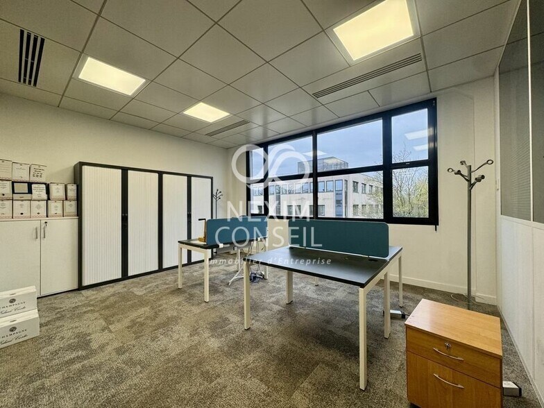 Office in Gennevilliers to rent - Interior Photo - Image 3 of 6