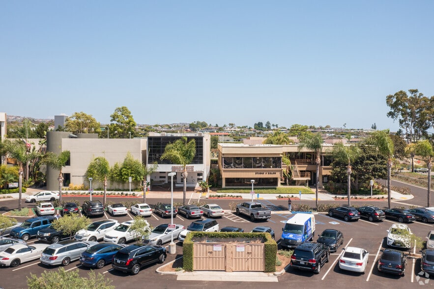 1303 Avocado Ave, Newport Beach, CA for sale - Building Photo - Image 3 of 11