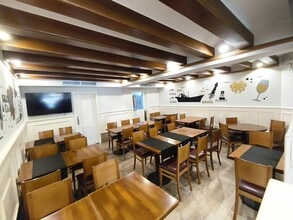 Retail in Barcelona, Barcelona to rent Interior Photo- Image 2 of 18