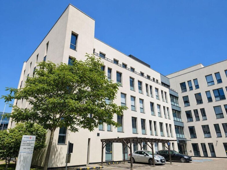 Office in Villeurbanne to rent - Building Photo - Image 2 of 17
