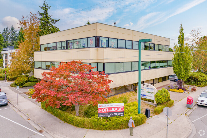 15261 Russel Ave, White Rock, BC for rent - Primary Photo - Image 1 of 6