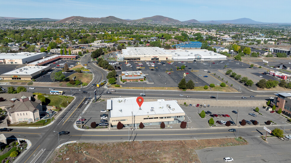 830 N Columbia Center Blvd, Kennewick, WA for rent - Building Photo - Image 1 of 9