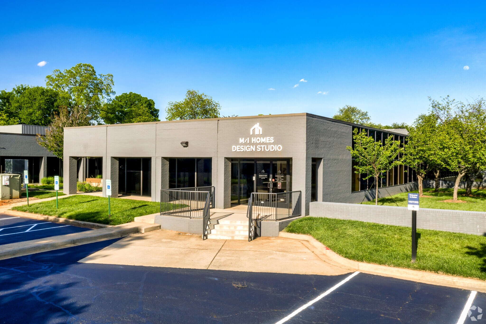 5510 77 Center Dr, Charlotte, NC to rent Primary Photo- Image 1 of 15