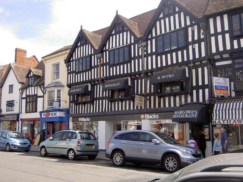 17-18 High St, Stratford Upon Avon to rent Building Photo- Image 1 of 2