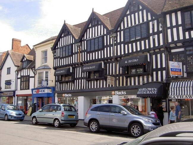 More details for 17-18 High St, Stratford Upon Avon - Retail to Rent