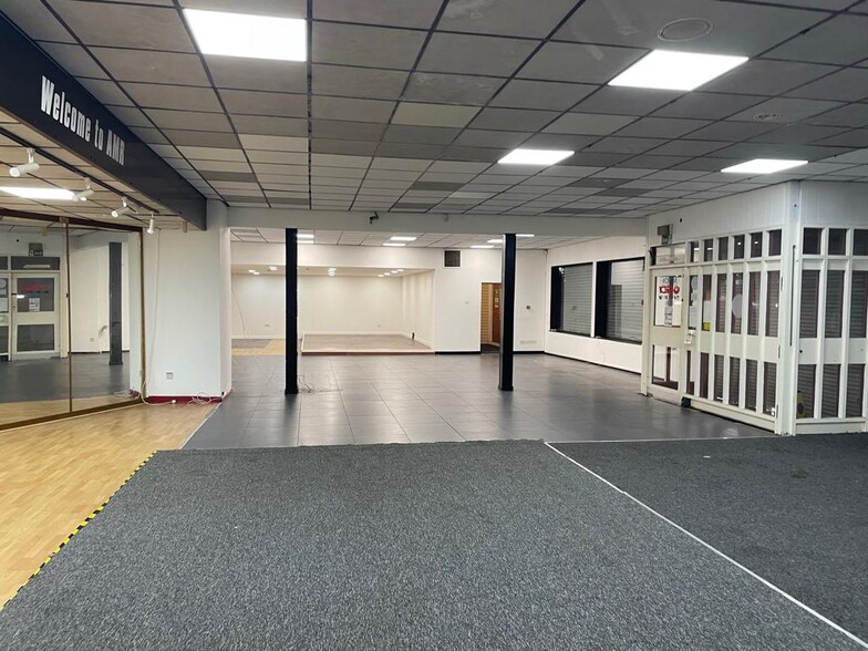 20 Fulbar St, Renfrew to rent - Building Photo - Image 2 of 7