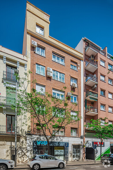 Calle Francos Rodríguez, 32, Madrid, Madrid for rent - Primary Photo - Image 1 of 2