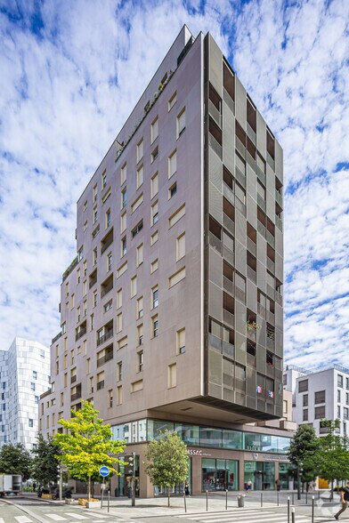 Retail in Massy to rent - Building Photo - Image 3 of 9