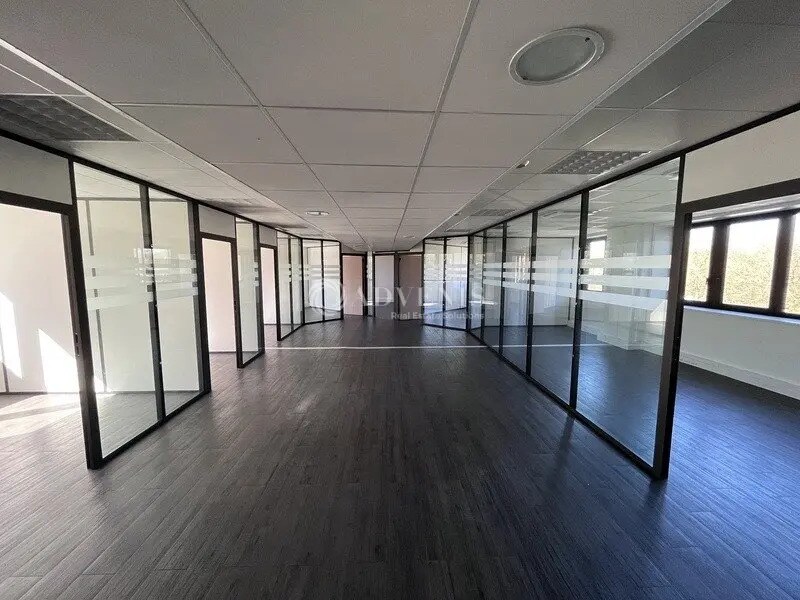 Location Bureaux 115 m² à 1 293 m² - Photo 1