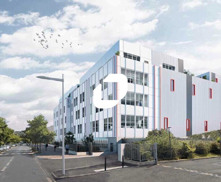 Light Industrial in Nanterre to rent - Building Photo - Image 1 of 3