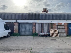 Spencer St, Grimsby for rent Building Photo- Image 1 of 2