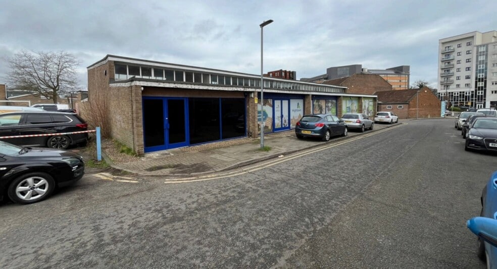 1-5 Duxons Turn, Hemel Hempstead for sale - Building Photo - Image 1 of 1