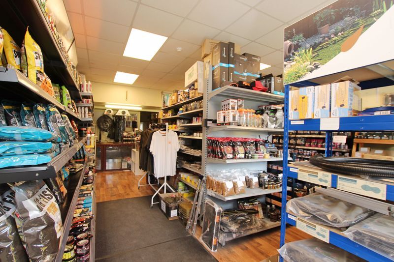 64 Pelham Rd, Immingham for sale - Primary Photo - Image 1 of 4