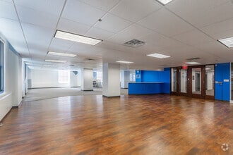 180 N Michigan Ave, Chicago, IL to rent Interior Photo- Image 2 of 11