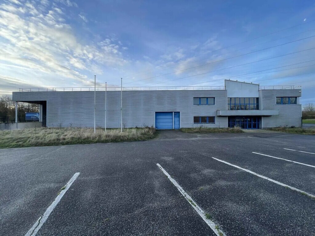 Location Local d'activités 1 500 m² - Photo 1