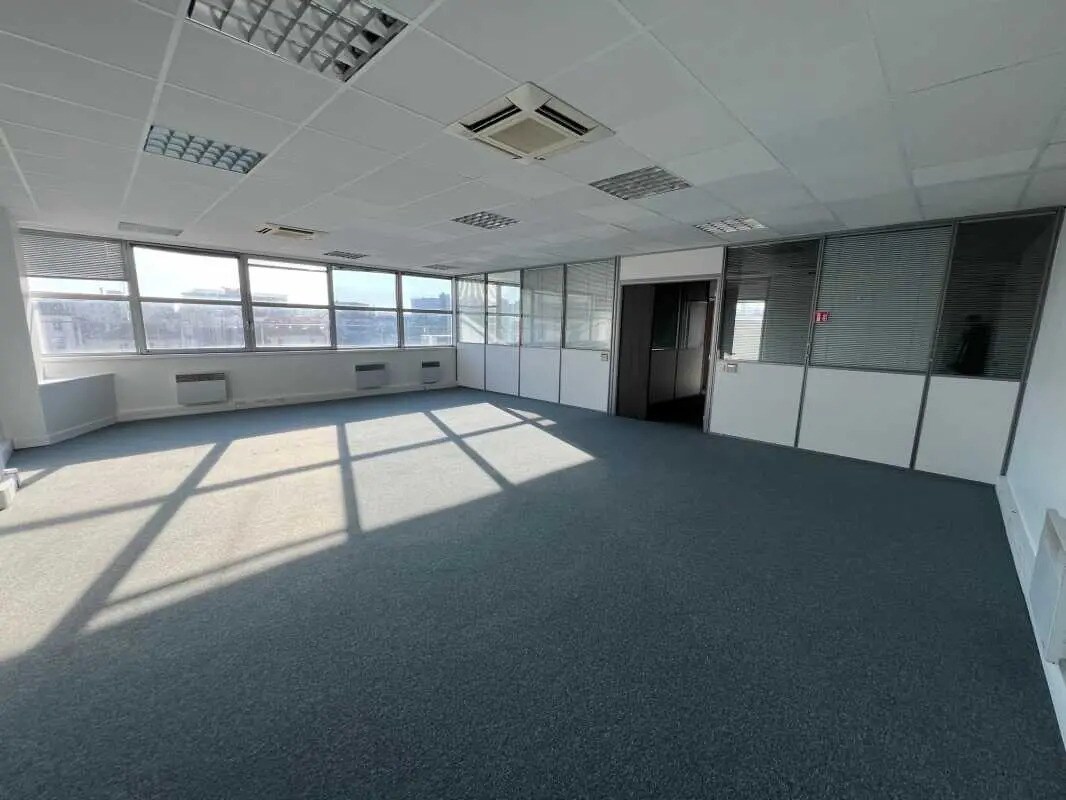 Office in Alfortville to rent Interior Photo- Image 1 of 5
