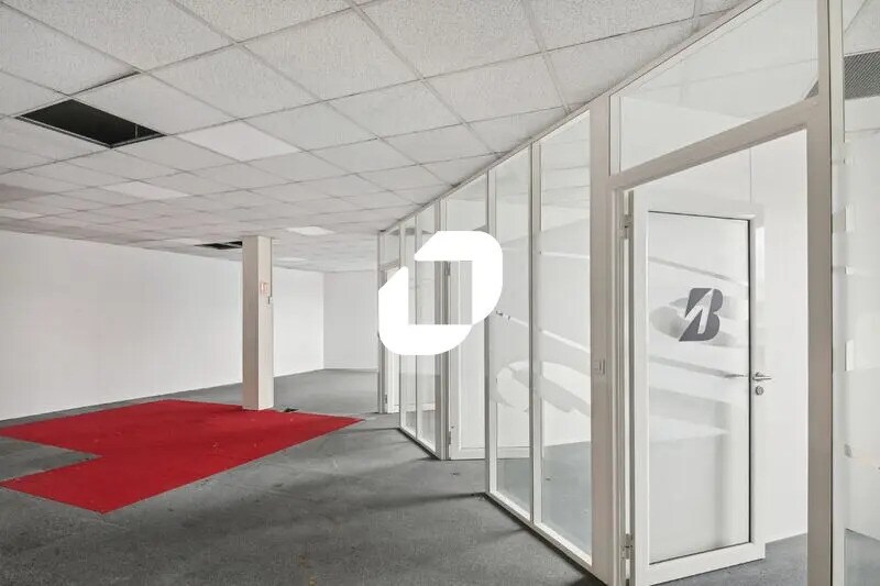 Light Industrial in Massy to rent - Building Photo - Image 2 of 14