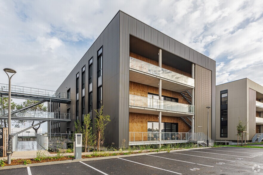 5 Rue Amy Johnson, Mérignac to rent - Building Photo - Image 3 of 4