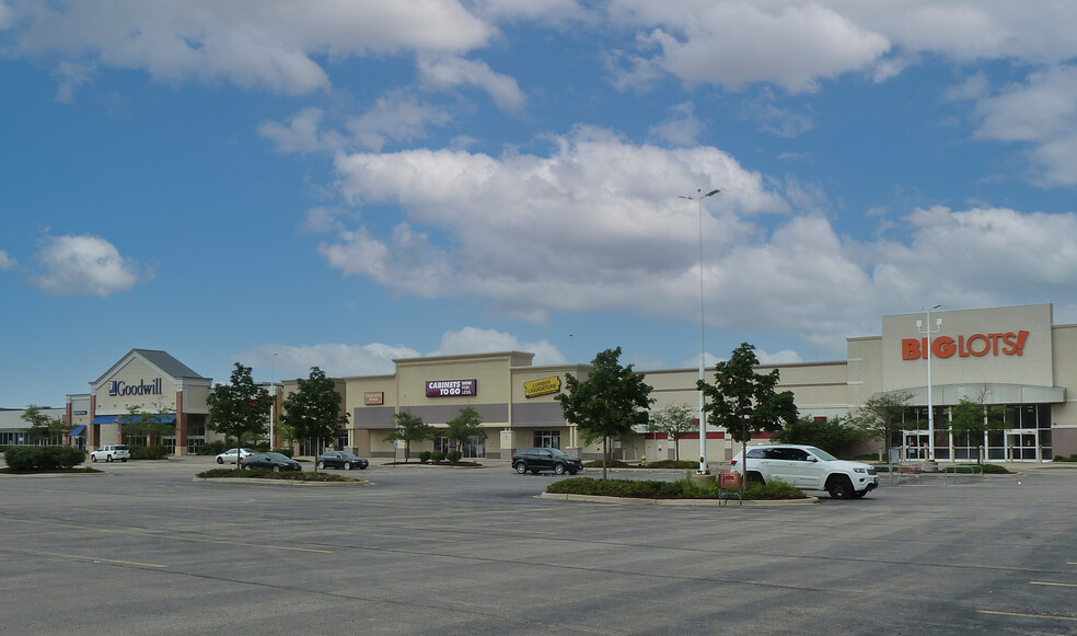 111-157 S Weber Rd, Bolingbrook, IL for rent - Building Photo - Image 1 of 7